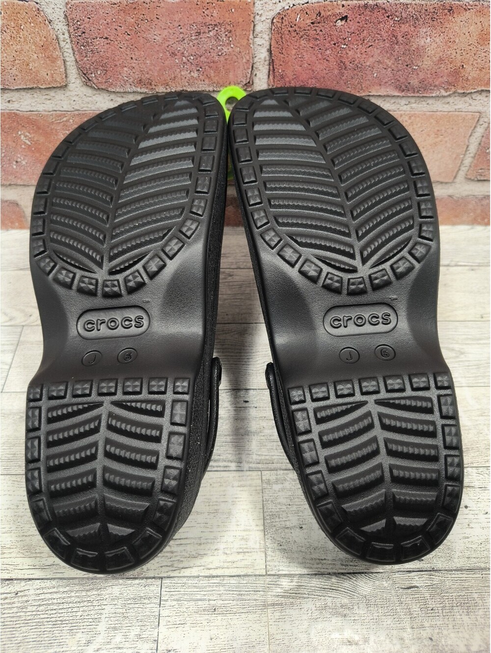 Crocs Mary Jane Glitter Clog Youth Black Glitter Size J6 211172-001 NWT - Picture 8 of 9